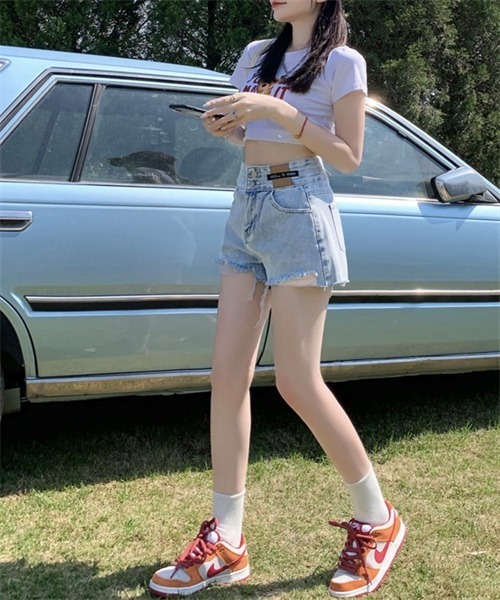 セール】ハイウエストダメージデニム ショートパンツ（デニム