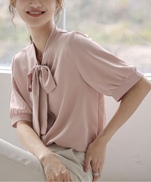 MAISON DE THERESE（メゾン ド テレーズ）の「リボン付きシフォン半袖シャツ（シャツ/ブラウス・レディース・グレイッシュブルー/ホワイト/ピンク・S/M/L）」の5枚目の写真