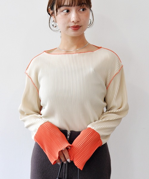 Meli rich（メリーリッチ）の「プリーツ配色プルオーバー（Tシャツ/カットソー・レディース・アイボリー/ブラック/ネイビー/ブラック系その他/ブルー系その他/ホワイト系その他・FREE）」の3枚目の写真