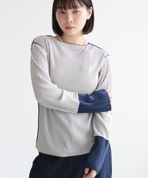 プリーツ配色プルオーバー