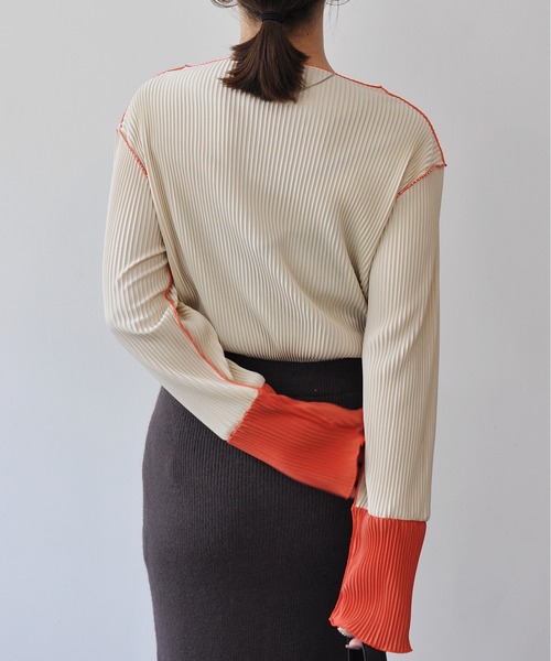 Meli rich（メリーリッチ）の「プリーツ配色プルオーバー（Tシャツ/カットソー・レディース・アイボリー/ブラック/ネイビー/ブラック系その他/ブルー系その他/ホワイト系その他・FREE）」の12枚目の写真