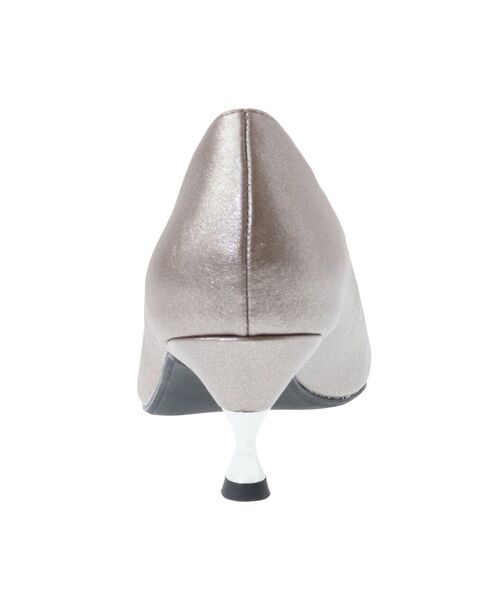 YECCA VECCA(イェッカヴェッカ)の「Vカットメタルヒールパンプス(パンプス・レディース・シルバー系その他/アイボリー/ブラック・22.5cm/23.5cm/24.5cm)」の11枚目の写真
