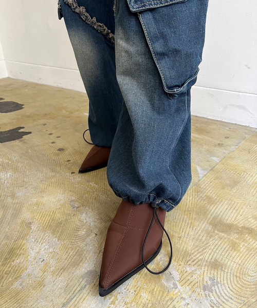 Jewelobe(ジュエローブ)の「ビッグハートシェイプカーゴデニムパンツ(デニムパンツ・レディース・ブルー・L/M)」の17枚目の写真