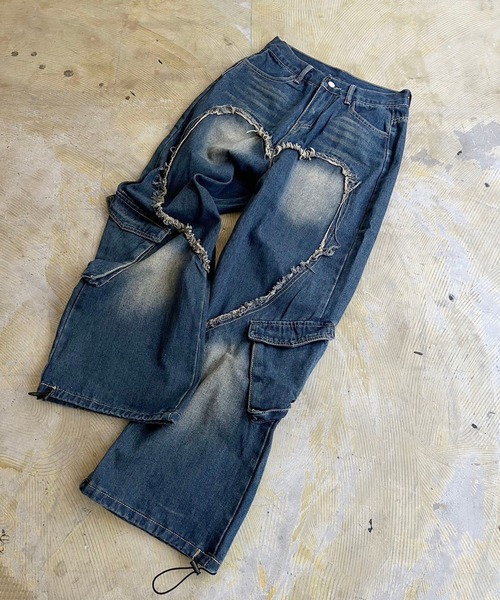 Jewelobe(ジュエローブ)の「ビッグハートシェイプカーゴデニムパンツ(デニムパンツ・レディース・ブルー・L/M)」の12枚目の写真