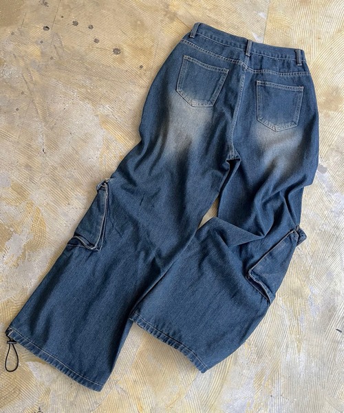 Jewelobe(ジュエローブ)の「ビッグハートシェイプカーゴデニムパンツ(デニムパンツ・レディース・ブルー・L/M)」の11枚目の写真
