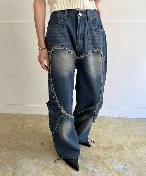 Jewelobe(ジュエローブ)の「ビッグハートシェイプカーゴデニムパンツ(デニムパンツ・レディース・ブルー・L/M)」の3枚目の写真