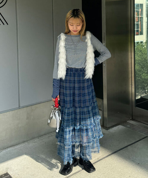 CIAOPANIC(チャオパニック)の「袖シャーリングラメリブ配色トップス(Tシャツ/カットソー・レディース・ブルー/グレー/ブラック/ホワイト・FREE)」の17枚目の写真