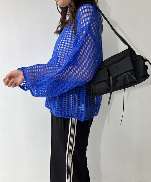 AS KNOW AS plus（アズノゥアズプラス）の「◇メッシュゆるビッグサイズニットプルオーバー（ニット/セーター・レディース・スミクロ/ブルー/オフホワイト/レッド・FREE）」の21枚目の写真