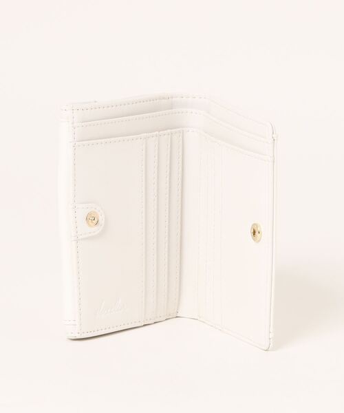 dazzlin（ダズリン）の「dazzlin/ダズリン　シュリンク×スムース　切り替え　二つ折りウォレット（財布・レディース・ベージュ系その他/ブルーグレー/ブラック/アイボリー・FREE）」の10枚目の写真