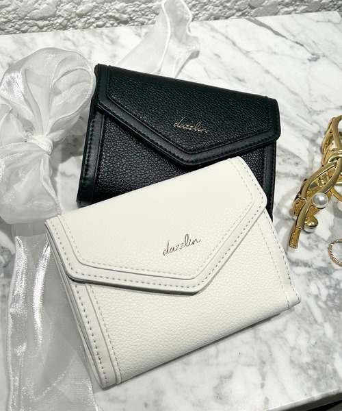 dazzlin（ダズリン）の「dazzlin/ダズリン　シュリンク×スムース　切り替え　二つ折りウォレット（財布・レディース・ベージュ系その他/ブルーグレー/ブラック/アイボリー・FREE）」の11枚目の写真