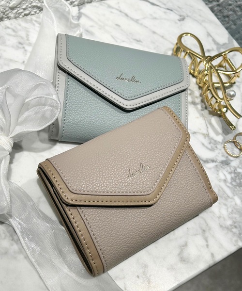 dazzlin（ダズリン）の「dazzlin/ダズリン　シュリンク×スムース　切り替え　二つ折りウォレット（財布・レディース・ベージュ系その他/ブルーグレー/ブラック/アイボリー・FREE）」の12枚目の写真