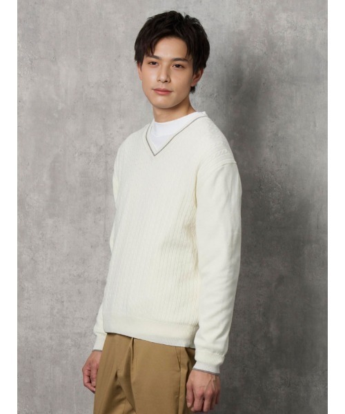 Perfect Suit FActory（パーフェクトスーツファクトリー）の「ケーブル編み　Vネックプルオーバーニット　ホワイト/パープル（ニット/セーター・メンズ・オフホワイト/ダークパープル・LL/M/L）」の5枚目の写真