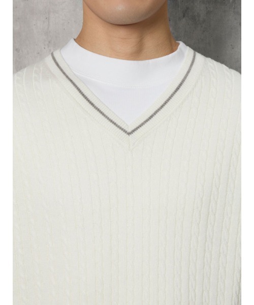Perfect Suit FActory（パーフェクトスーツファクトリー）の「ケーブル編み　Vネックプルオーバーニット　ホワイト/パープル（ニット/セーター・メンズ・オフホワイト/ダークパープル・LL/M/L）」の6枚目の写真