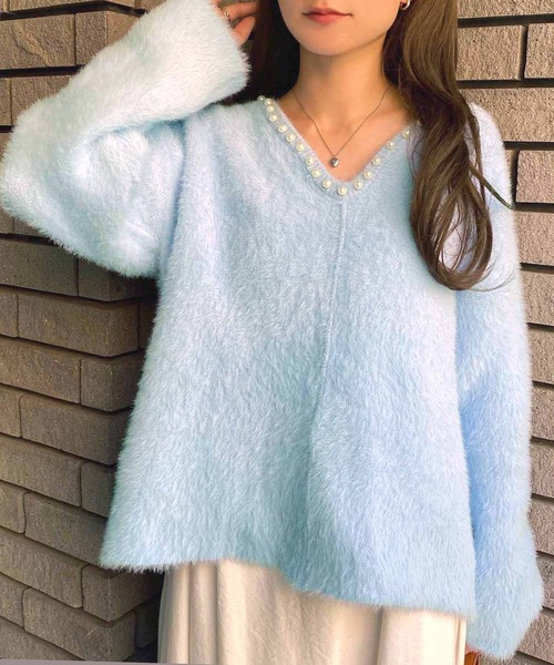 NANEA(ナネア)の「パール付きVネックニットプルオーバー(ニット/セーター・レディース・ブルー/ピンク/ブラック/ホワイト・フリー)」の8枚目の写真