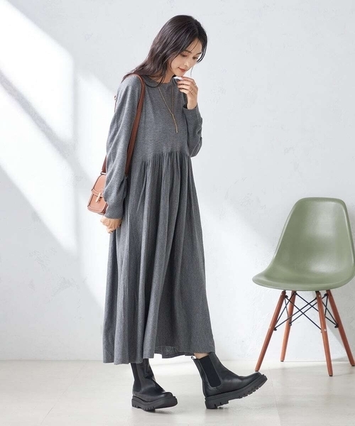 a.v.v(アーヴェヴェ)の「ギャザーニットワンピース(ワンピース・レディース・ブラック/グレー・38/36/40)」の19枚目の写真