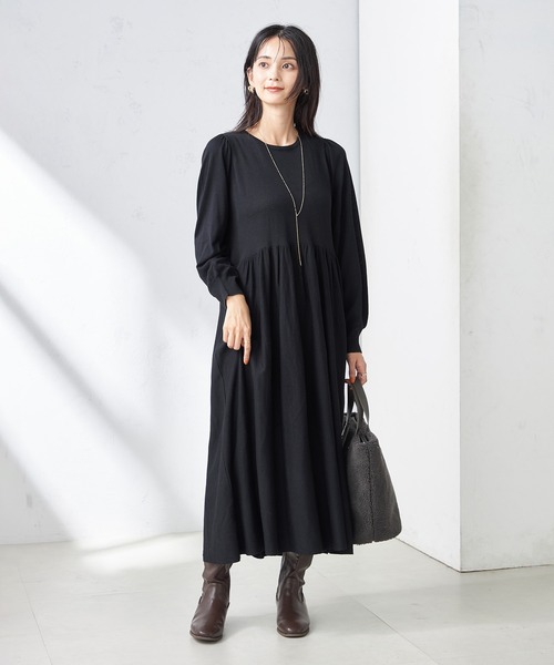 a.v.v(アーヴェヴェ)の「ギャザーニットワンピース(ワンピース・レディース・ブラック/グレー・38/36/40)」の12枚目の写真