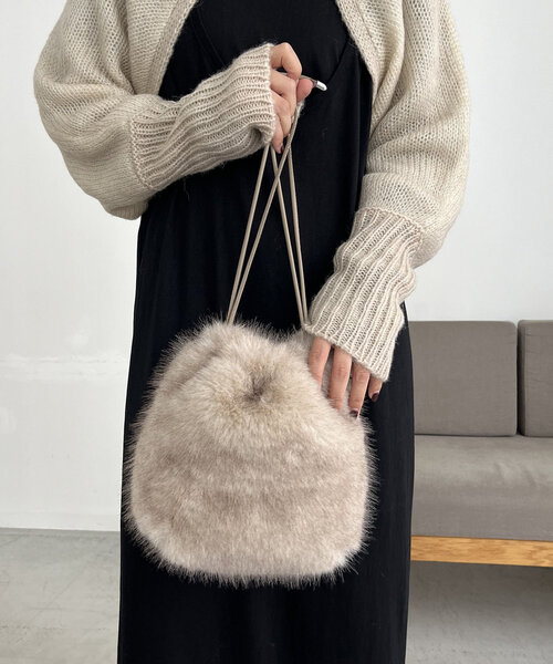 CAPRICIEUX LE'MAGE（カプリシューレマージュ）の「エコファー巾着バッグ（ショルダーバッグ・レディース・アイボリー/モカ/イエロー・FREE）」の5枚目の写真