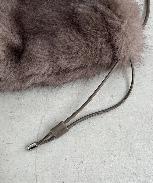 CAPRICIEUX LE'MAGE（カプリシューレマージュ）の「エコファー巾着バッグ（ショルダーバッグ・レディース・アイボリー/モカ/イエロー・FREE）」の12枚目の写真