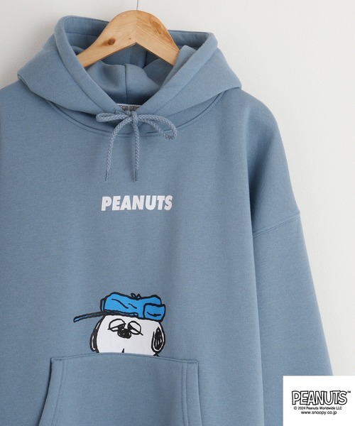 PEANUTS(ピーナッツ)の「PEANUTS 裏起毛プルパーカー(スヌーピー&オラフ)(パーカー・メンズ・ブラック/ブルーグレー・M/L/LL)」の2枚目の写真