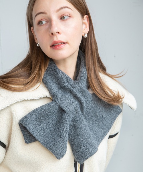 14+（イチヨンプラス）の「リサイクルヤーン差し込みマフラー（マフラー・レディース・グリーン/ピンク/ベージュ/グレー/チャコールグレー/ブルー・FREE）」の2枚目の写真