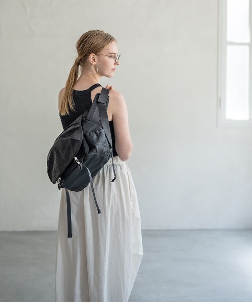 HAYNI(ヘイニ)の「Lekha レカ(ボディバッグ/ウエストポーチ・レディース・ブラック・FREE)」の2枚目の写真