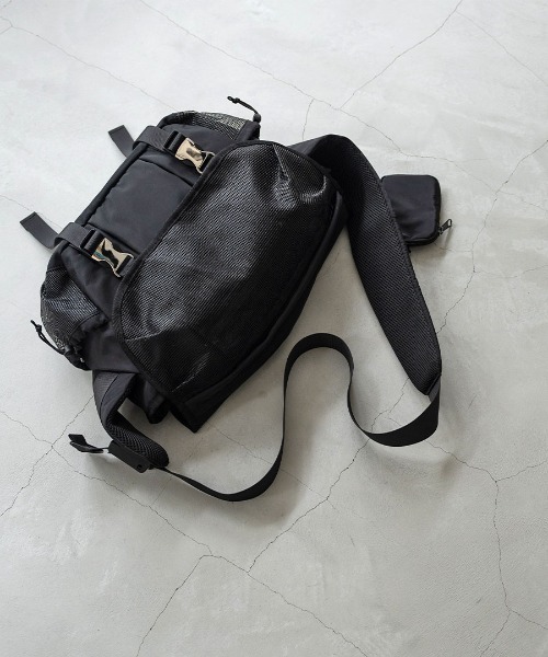 HAYNI(ヘイニ)の「Lekha レカ(ボディバッグ/ウエストポーチ・レディース・ブラック・FREE)」の6枚目の写真