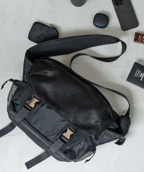 HAYNI(ヘイニ)の「Lekha レカ(ボディバッグ/ウエストポーチ・レディース・ブラック・FREE)」の8枚目の写真