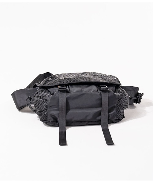 HAYNI(ヘイニ)の「Lekha レカ(ボディバッグ/ウエストポーチ・レディース・ブラック・FREE)」の11枚目の写真