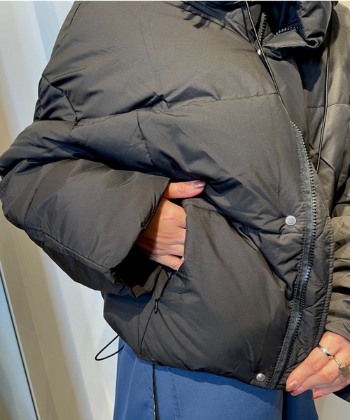 Solace（ソレイス）の「フード付き中綿パフブルゾン（ダウンジャケット/コート・レディース・ブラック/ブラウン・FREE）」の14枚目の写真