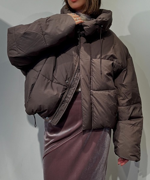 Solace（ソレイス）の「フード付き中綿パフブルゾン（ダウンジャケット/コート・レディース・ブラック/ブラウン・FREE）」の6枚目の写真