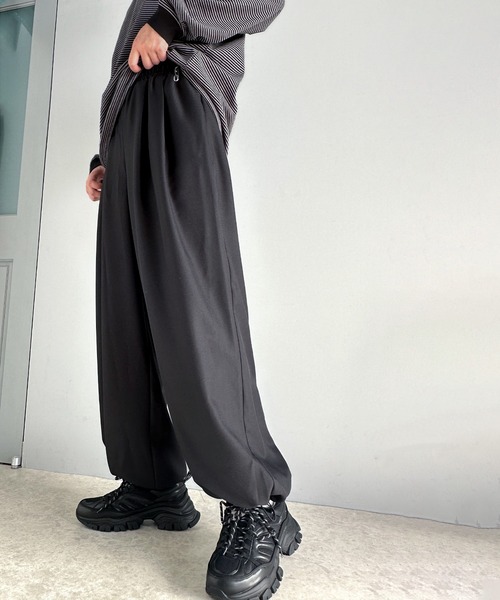 classicalelf(クラシカルエルフ)の「楽ちん×おしゃれを両立!こなれ感抜群のドロストイージーパンツ(メンズ)(その他パンツ・メンズ・ブラック/オフホワイト・MEDIUM/SMALL/X-LARGE/LARGE)」の14枚目の写真