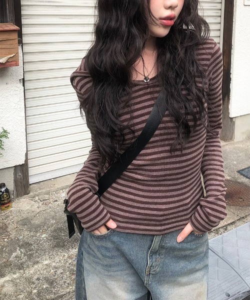 anyonemore（エニワンモア）の「ボーダー柄フード付きニットTシャツ（パーカー・レディース・ブラウン・FREE）」の6枚目の写真