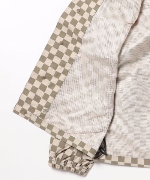 GROOVY COLORS（グルービーカラーズ）の「Checkered Flag Light Jacket（ナイロンジャケット・キッズ・カーキ・120/110）」の4枚目の写真