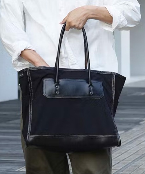 ARTS & CRAFTS(アーツアンドクラフト)の「アーツアンドクラフツ / CORDURA SPAN コーデュラスパン / SQUARE TOTE スクエアトート(トートバッグ・メンズ・ブラック/ダークベージュ・FREE)」の1枚目の写真