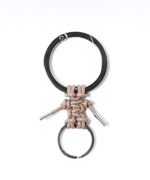 ITTI（イッチ）の「ITTI/イッチ/CRISTY KNOTMAN RING / RAPTO JP（キーホルダー・メンズ・ライトグレー/アイボリー/ブラック・F）」の3枚目の写真
