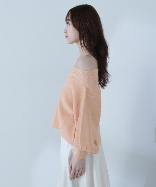 NATURAL BEAUTY BASIC(ナチュラルビューティーベーシック)の「◇クロップドオフショルニット(ニット/セーター・レディース・グレー/オレンジ/オフホワイト/レッド・FREE)」の7枚目の写真