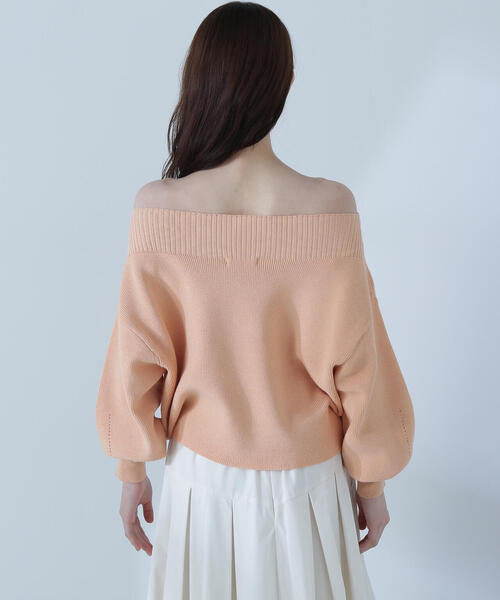 NATURAL BEAUTY BASIC(ナチュラルビューティーベーシック)の「◇クロップドオフショルニット(ニット/セーター・レディース・グレー/オレンジ/オフホワイト/レッド・FREE)」の8枚目の写真