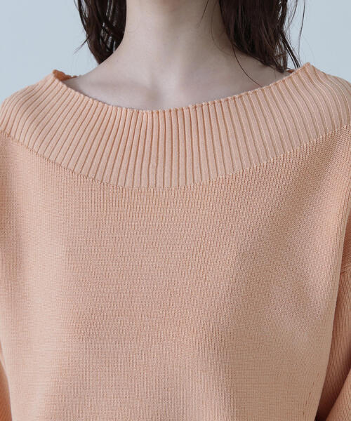 NATURAL BEAUTY BASIC(ナチュラルビューティーベーシック)の「◇クロップドオフショルニット(ニット/セーター・レディース・グレー/オレンジ/オフホワイト/レッド・FREE)」の9枚目の写真