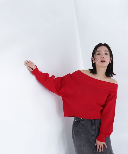 MAMC オフショルダー レッドニットセーター セール】◇クロップドオフショルニット(ニット/セーター