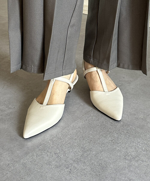 Thevon（ゼボン）の「Tストラップミュール（パンプス・レディース・シルバー/アイボリー/ブラック・M/L）」の5枚目の写真