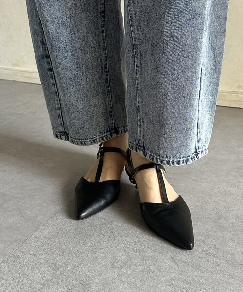 Thevon（ゼボン）の「Tストラップミュール（パンプス・レディース・シルバー/アイボリー/ブラック・M/L）」の15枚目の写真