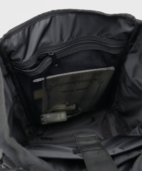 KANGOL（カンゴール）の「防水ポリエステル ターポリン 大容量 ボックスバックパック A4・B4・PC収納対応モデル（バックパック/リュック・メンズ・ブラック系その他/ブラック・FREE）」の19枚目の写真
