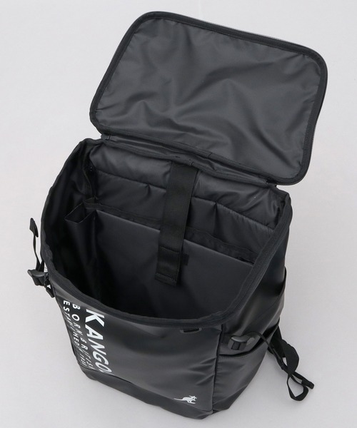 KANGOL（カンゴール）の「防水ポリエステル ターポリン 大容量 ボックスバックパック A4・B4・PC収納対応モデル（バックパック/リュック・メンズ・ブラック系その他/ブラック・FREE）」の20枚目の写真