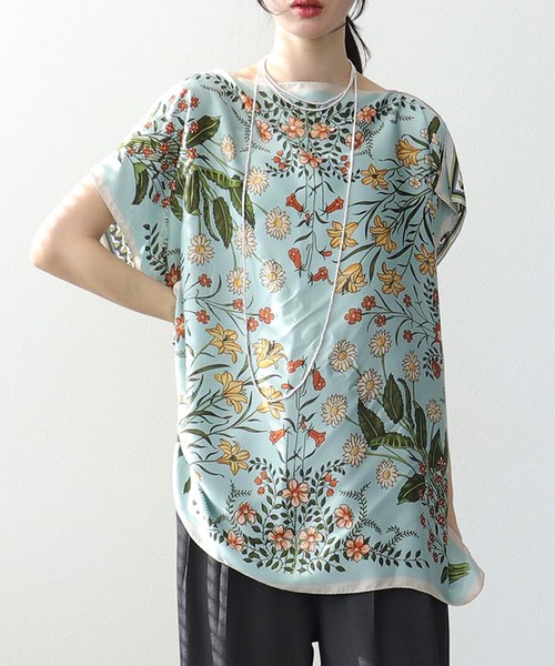 Three Four Time（ｽﾘｰﾌｫｰﾀｲﾑ）の「スカーフリメイク風フラワープリントブラウス　オリジナル（シャツ/ブラウス・レディース・サックスブルー/ピンク・FREE）」の2枚目の写真