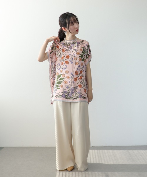 Three Four Time（ｽﾘｰﾌｫｰﾀｲﾑ）の「スカーフリメイク風フラワープリントブラウス　オリジナル（シャツ/ブラウス・レディース・サックスブルー/ピンク・FREE）」の5枚目の写真