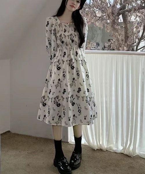 i-dare(アイディア)の「【i-dare】花柄 シャーリング 長袖 ワンピース(ワンピース・レディース・ホワイト・SMALL/MEDIUM/LARGE/X-LARGE)」の2枚目の写真