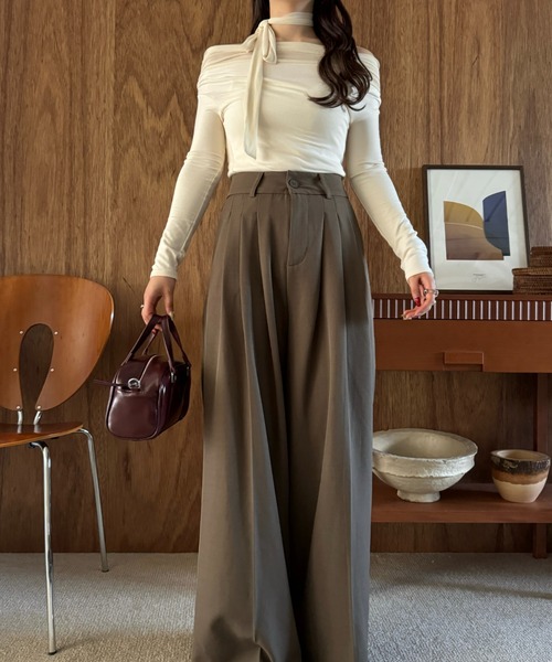 efill（エフィル）の「ストール付き シアー オフショル カットソー（Tシャツ/カットソー・レディース・ブラック/アイボリー・FREE）」の7枚目の写真