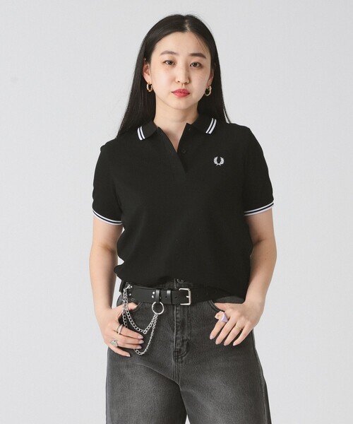 FRED PERRY（フレッドペリー）の「FRED PERRY / The Twin Tipped Fred Perry Shirt（ポロシャツ・レディース・ダークグリーン/ブラック/ホワイト/ピンク/ネイビー/ラベンダー・8/10）」の2枚目の写真