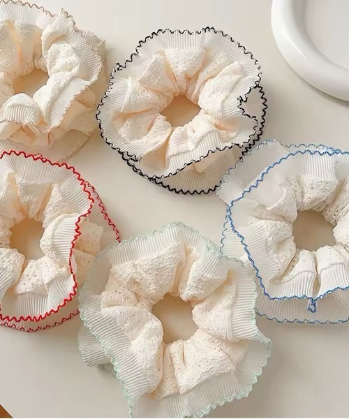 ammy.（エイミードット）の「【 ammy. / エイミードット 】 レース プリーツ パイピング シュシュ（シュシュ・レディース・グリーン/レッド/ブラック/ブルー/ベージュ・FREE）」の8枚目の写真