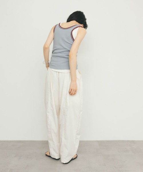 KBF（ケイビーエフ）の「バイカラータンクトップ（タンクトップ・レディース・ライトベージュ/ダークブラウン/ブルー系その他・ONE）」の22枚目の写真